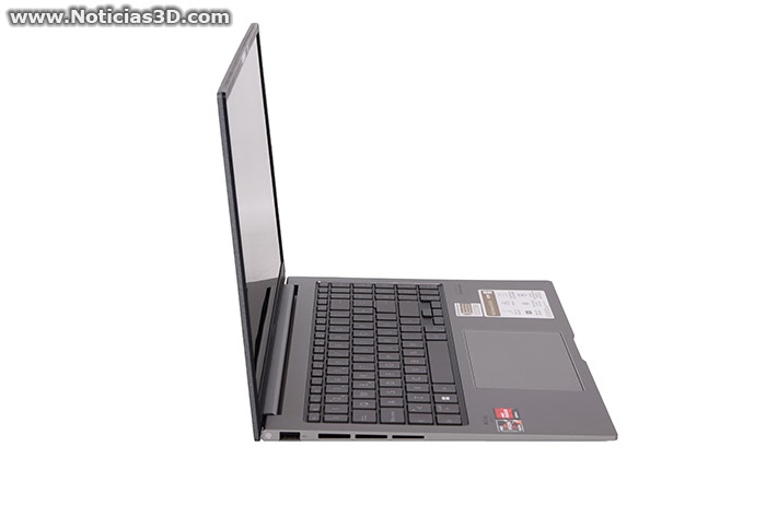 Asus Zenbook 15 OLED ASUS Zenbook 15 OLED vista lateral izquierda abierto