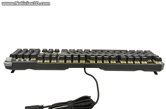 MSI STRIKE 600 Foto del teclado tumbado